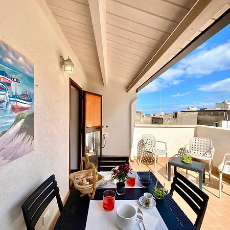 Le Di Anan, * Castellammare del Golfo