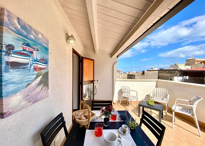 Le Di Anan, * Castellammare del Golfo